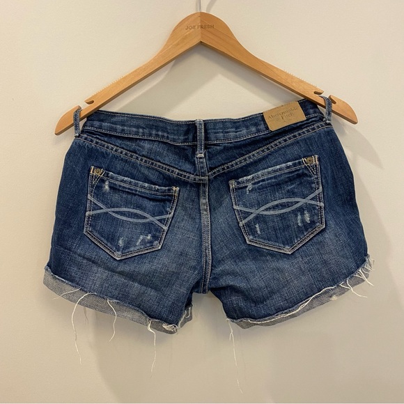 Various size 4 (size 27) denim shorts - Picture 3 of 6